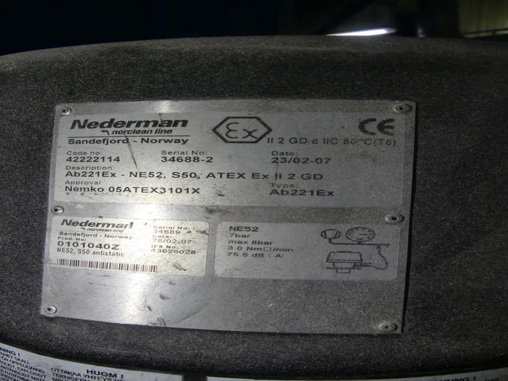 Maquinaria y accesorios de una antigua imprenta de huecograbado-3