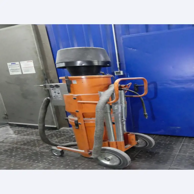 Maquinaria y accesorios de una antigua imprenta de huecograbado-1