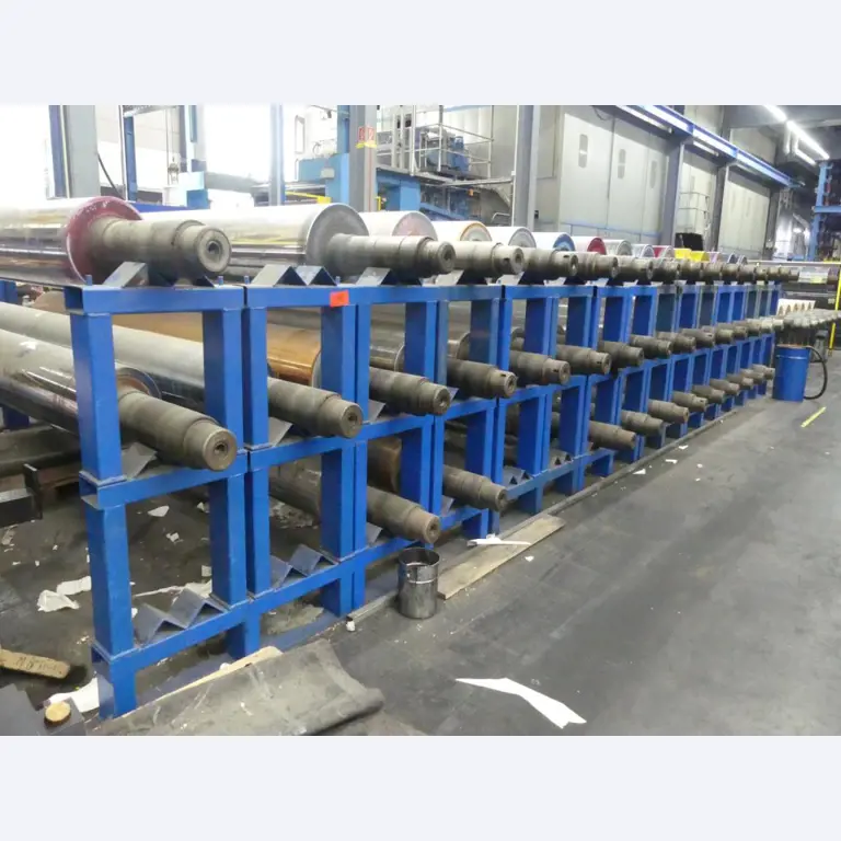 Maquinaria y accesorios de una antigua imprenta de huecograbado-1