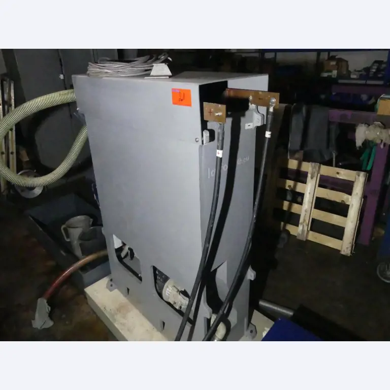 Maquinaria y accesorios de una antigua imprenta de huecograbado-1