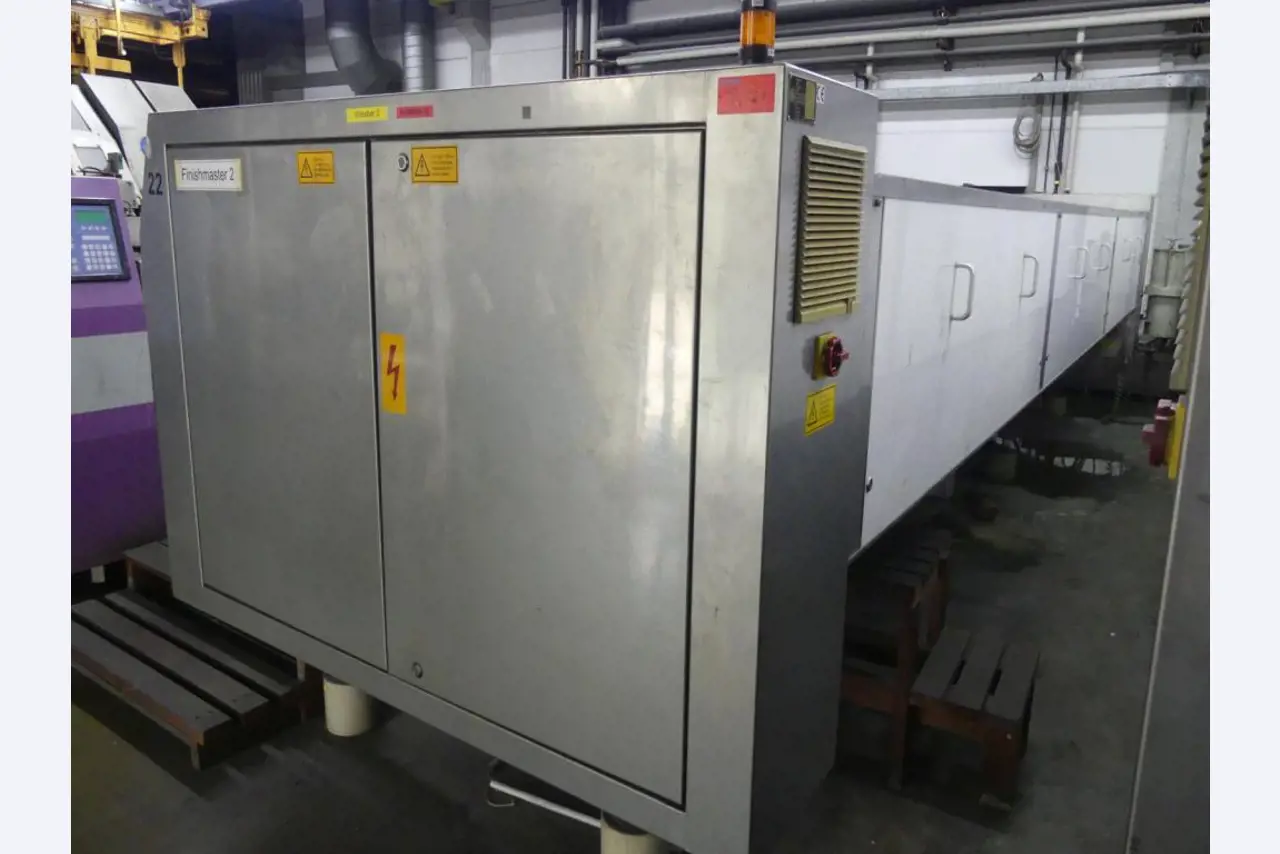 Equipement mécanique et accessoires d'une ancienne imprimerie en héliogravure-1