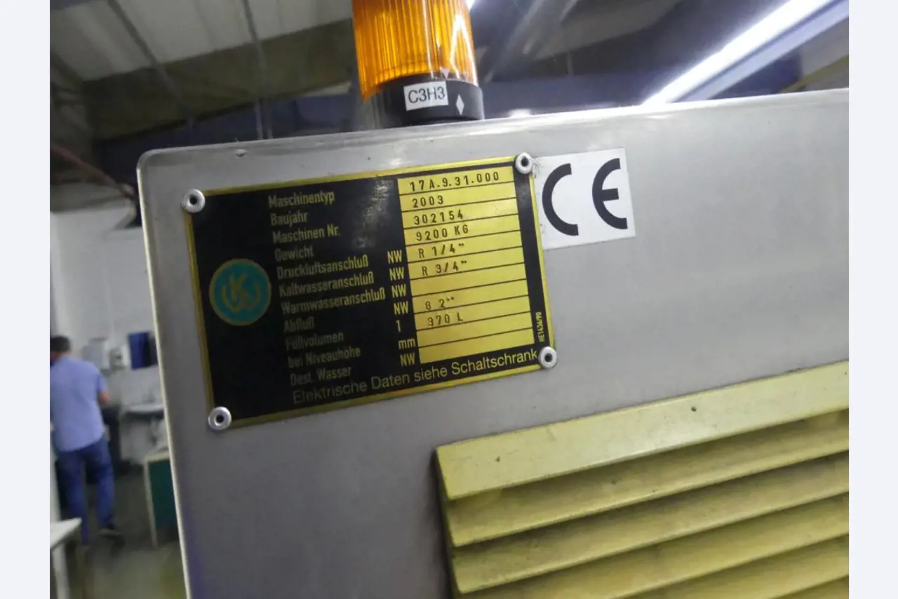 Equipement mécanique et accessoires d'une ancienne imprimerie en héliogravure-2