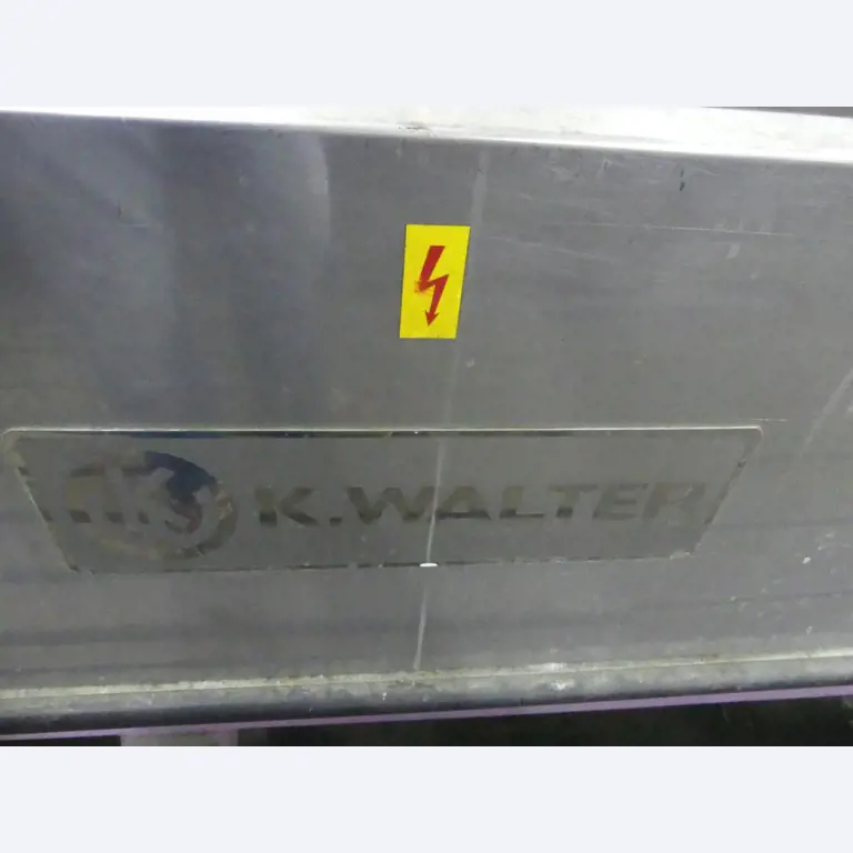 Equipement mécanique et accessoires d'une ancienne imprimerie en héliogravure-7