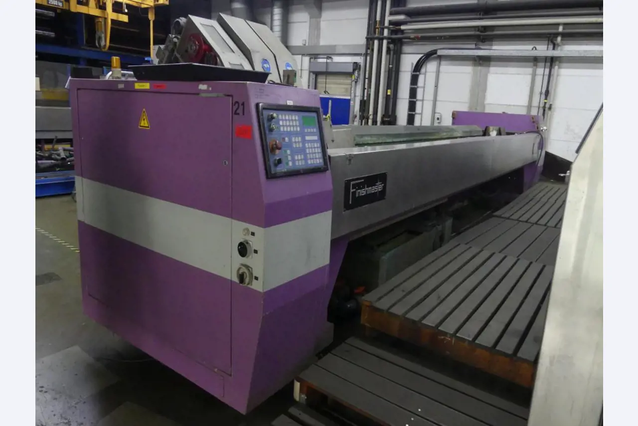 Equipement mécanique et accessoires d'une ancienne imprimerie en héliogravure-1