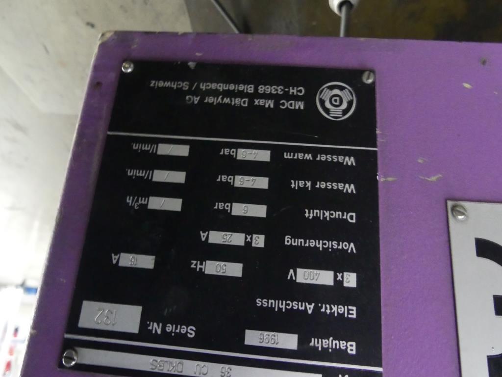 Maquinaria y accesorios de una antigua imprenta de huecograbado-3