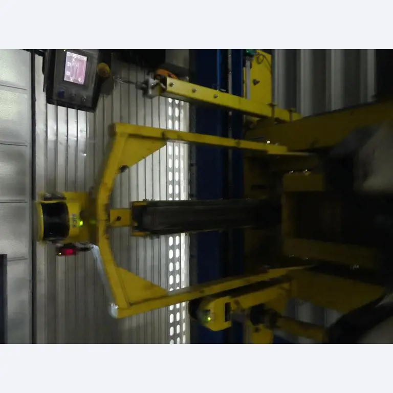 Equipement mécanique et accessoires d'une ancienne imprimerie en héliogravure-4