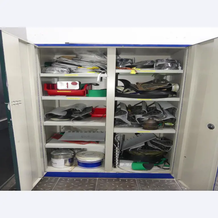 Maquinaria y accesorios de una antigua imprenta de huecograbado-5