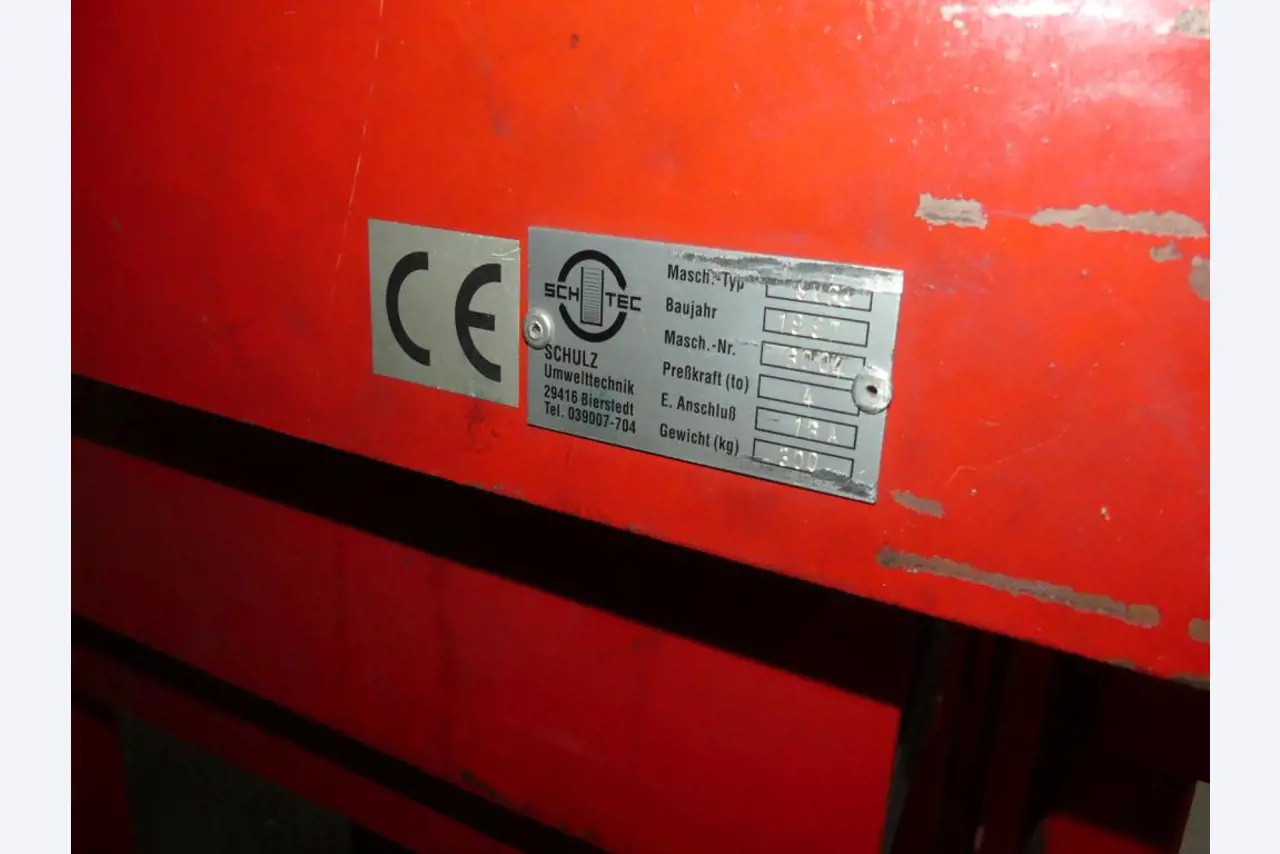 Equipement mécanique et accessoires d'une ancienne imprimerie en héliogravure-3