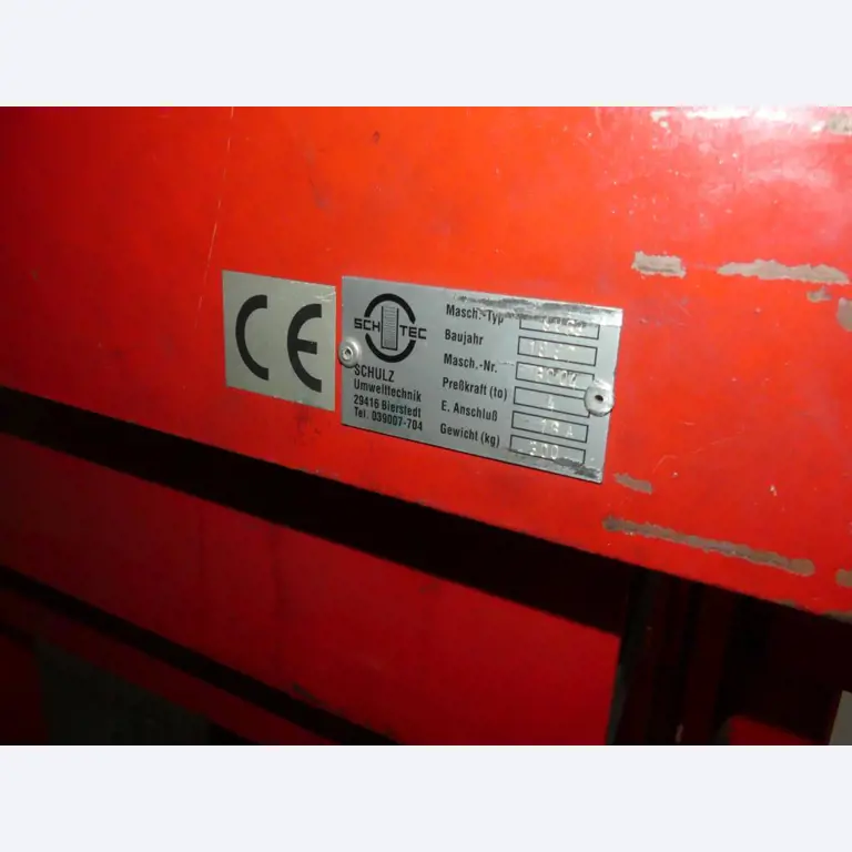 Equipement mécanique et accessoires d'une ancienne imprimerie en héliogravure-3