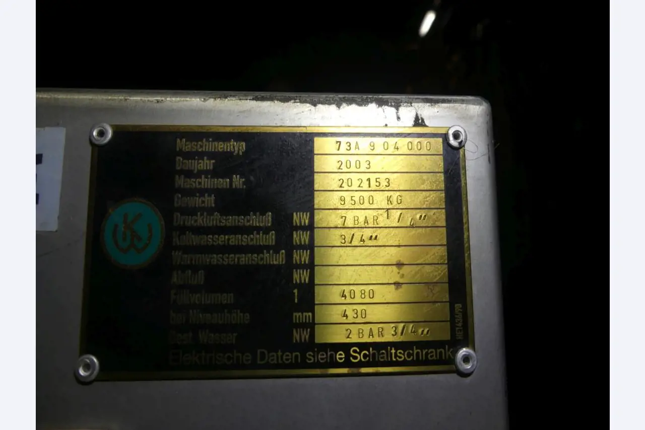 Equipement mécanique et accessoires d'une ancienne imprimerie en héliogravure-2