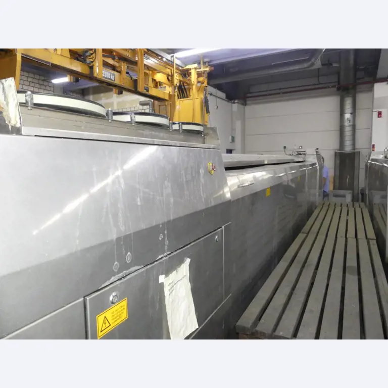 Equipement mécanique et accessoires d'une ancienne imprimerie en héliogravure-6