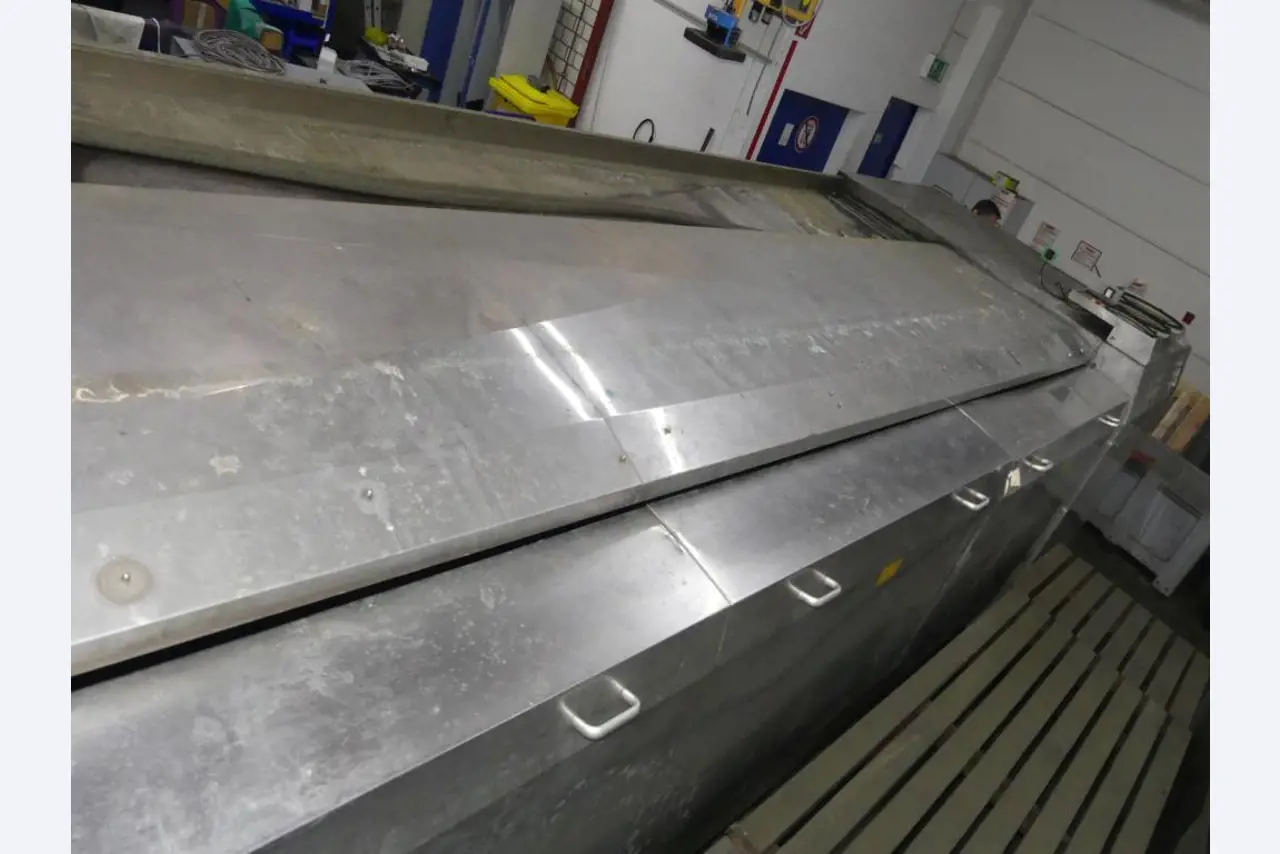 Equipement mécanique et accessoires d'une ancienne imprimerie en héliogravure-7