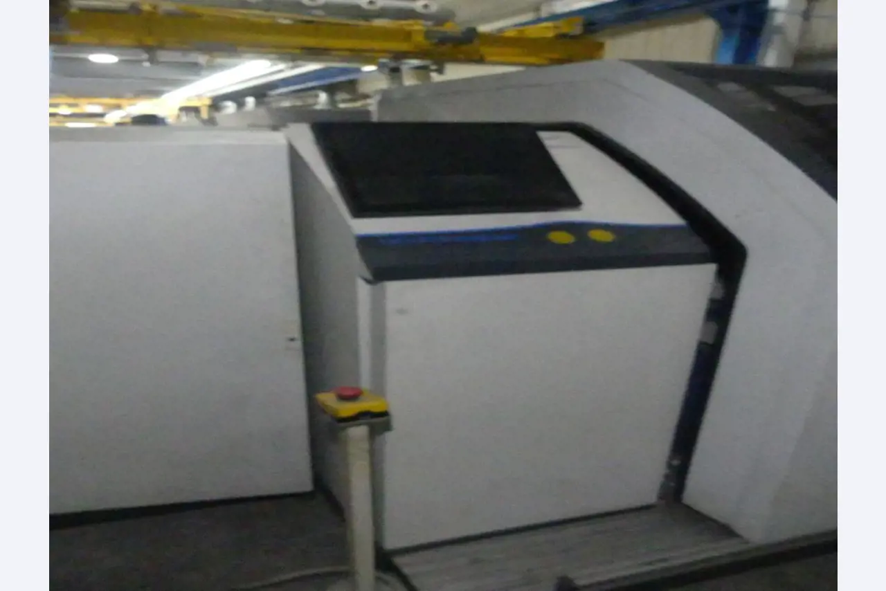 Equipement mécanique et accessoires d'une ancienne imprimerie en héliogravure-2