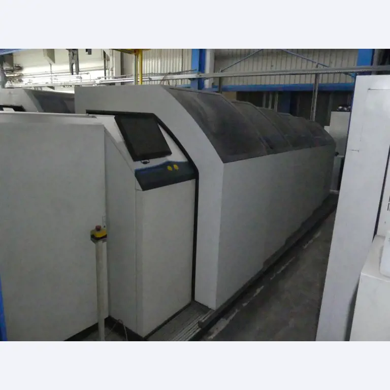 Equipement mécanique et accessoires d'une ancienne imprimerie en héliogravure-1