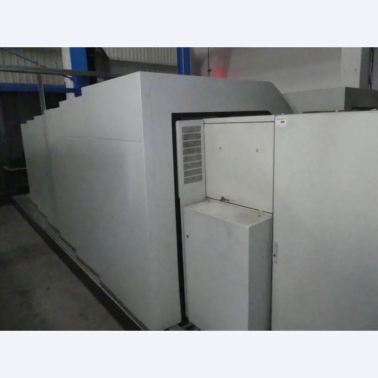 Equipement mécanique et accessoires d'une ancienne imprimerie en héliogravure-4