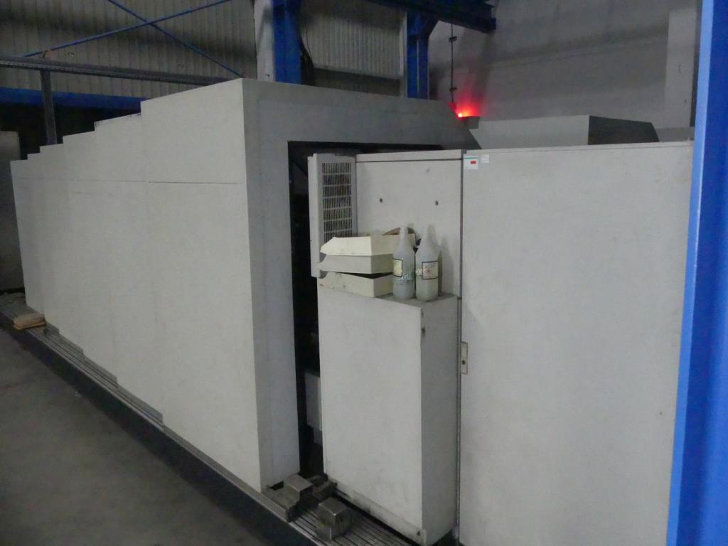 Maquinaria y accesorios de una antigua imprenta de huecograbado-3