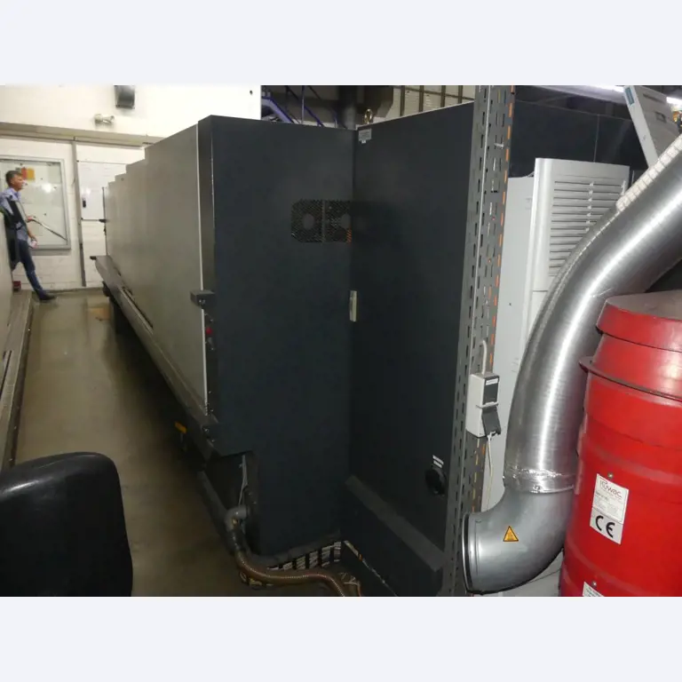 Equipement mécanique et accessoires d'une ancienne imprimerie en héliogravure-3