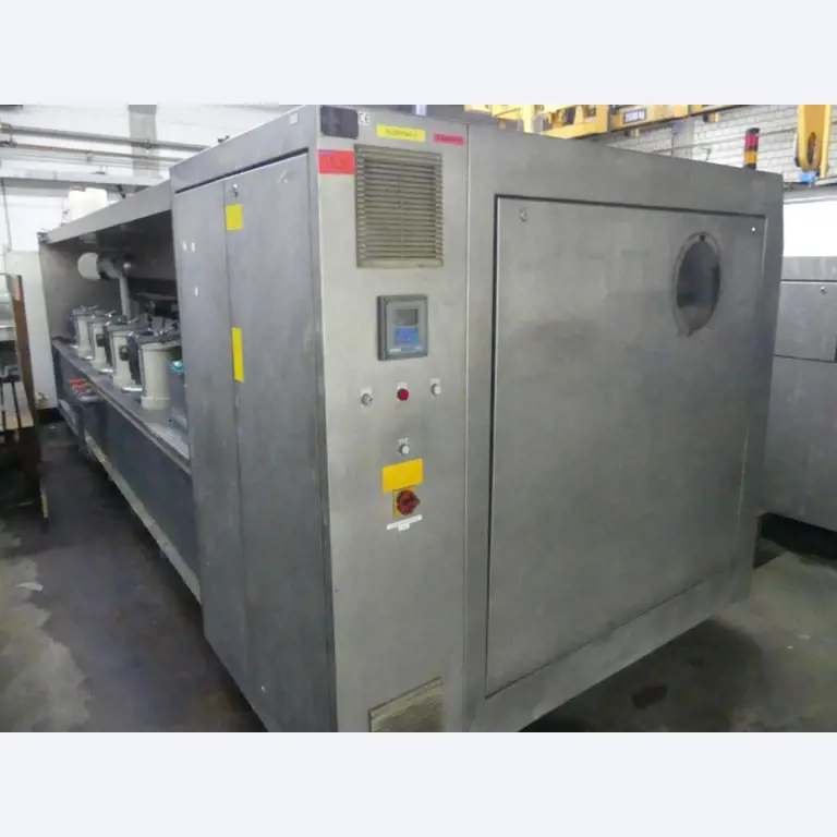 Equipement mécanique et accessoires d'une ancienne imprimerie en héliogravure-1