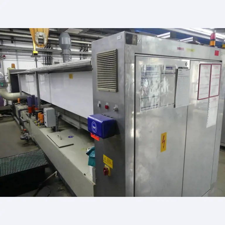 Equipement mécanique et accessoires d'une ancienne imprimerie en héliogravure-3