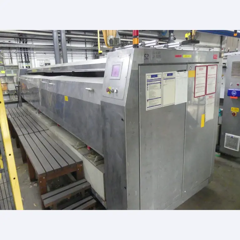 Equipement mécanique et accessoires d'une ancienne imprimerie en héliogravure-3