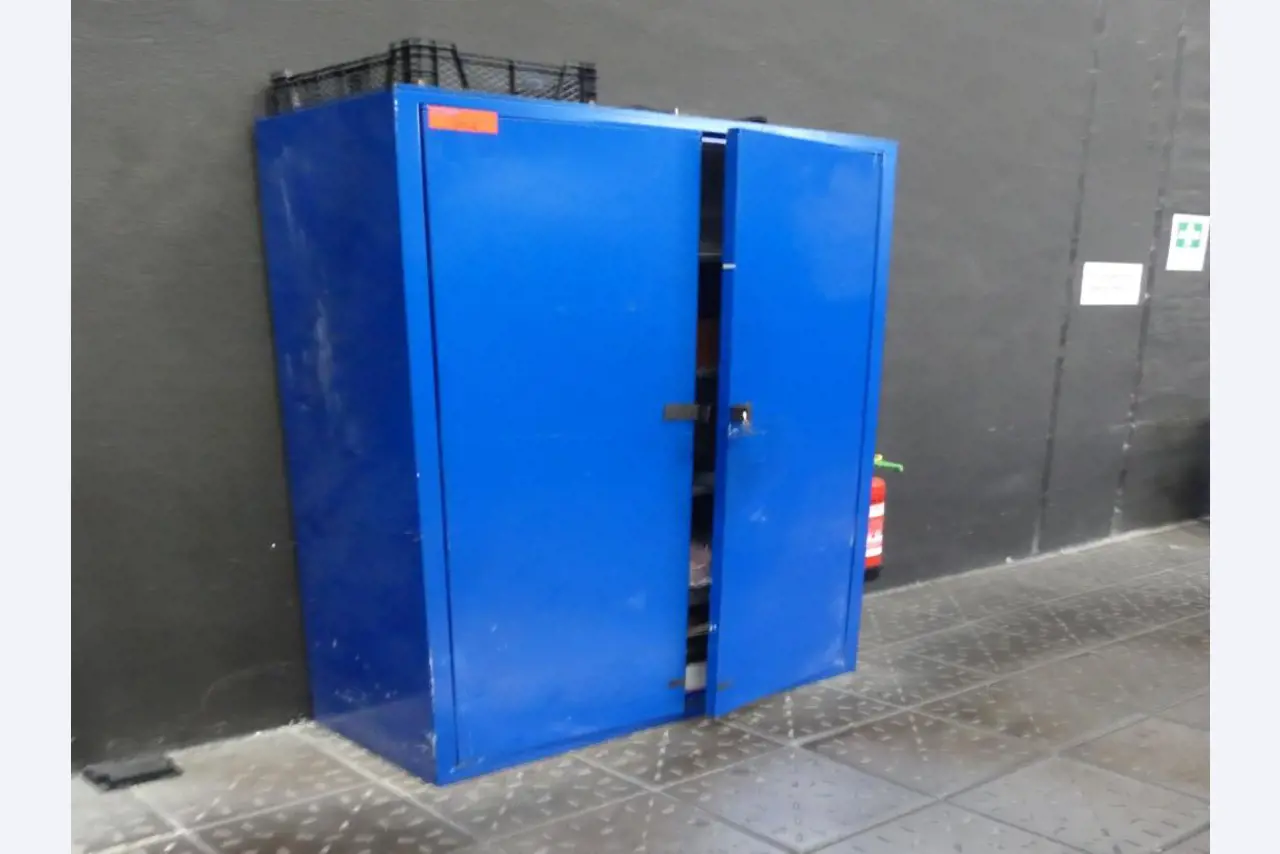 Stroje a příslušenství z bývalé hlubotiskové tiskárny-2