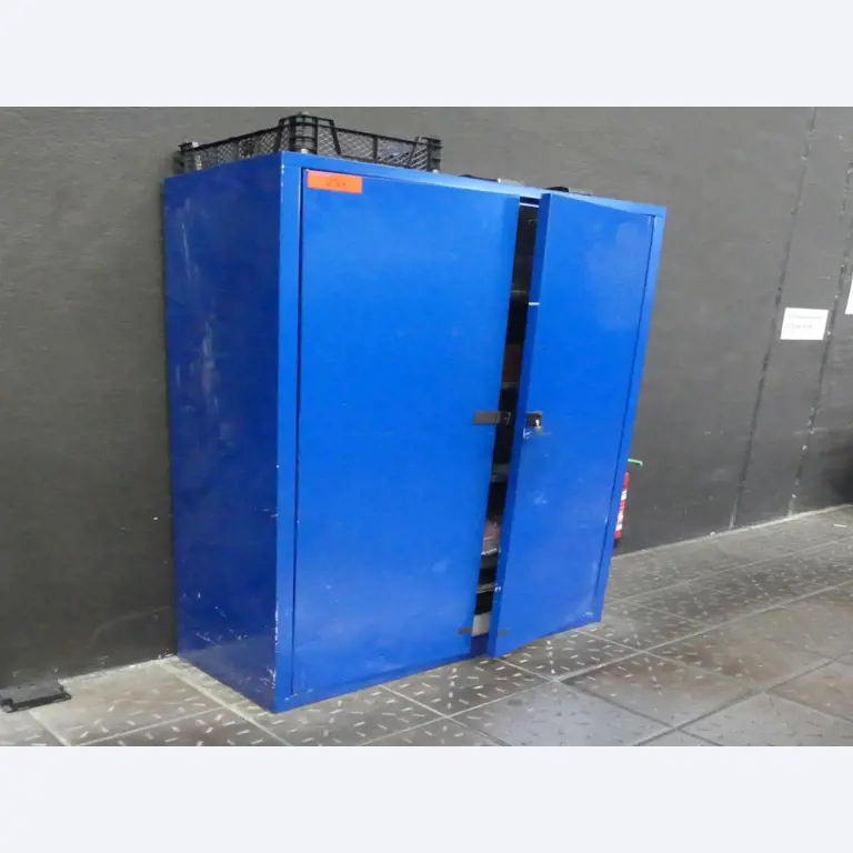 Stroje a příslušenství z bývalé hlubotiskové tiskárny-3