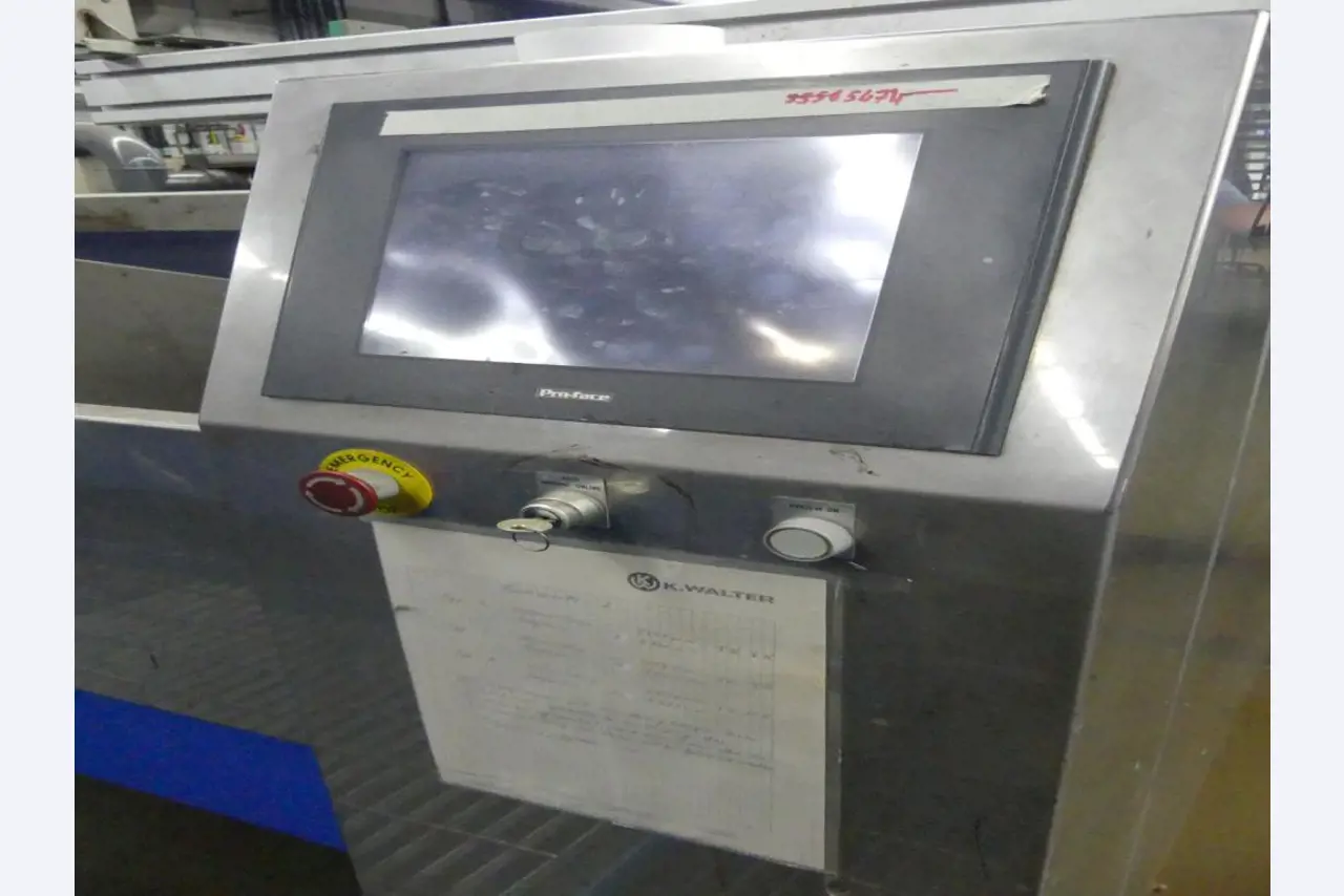 Equipement mécanique et accessoires d'une ancienne imprimerie en héliogravure-3