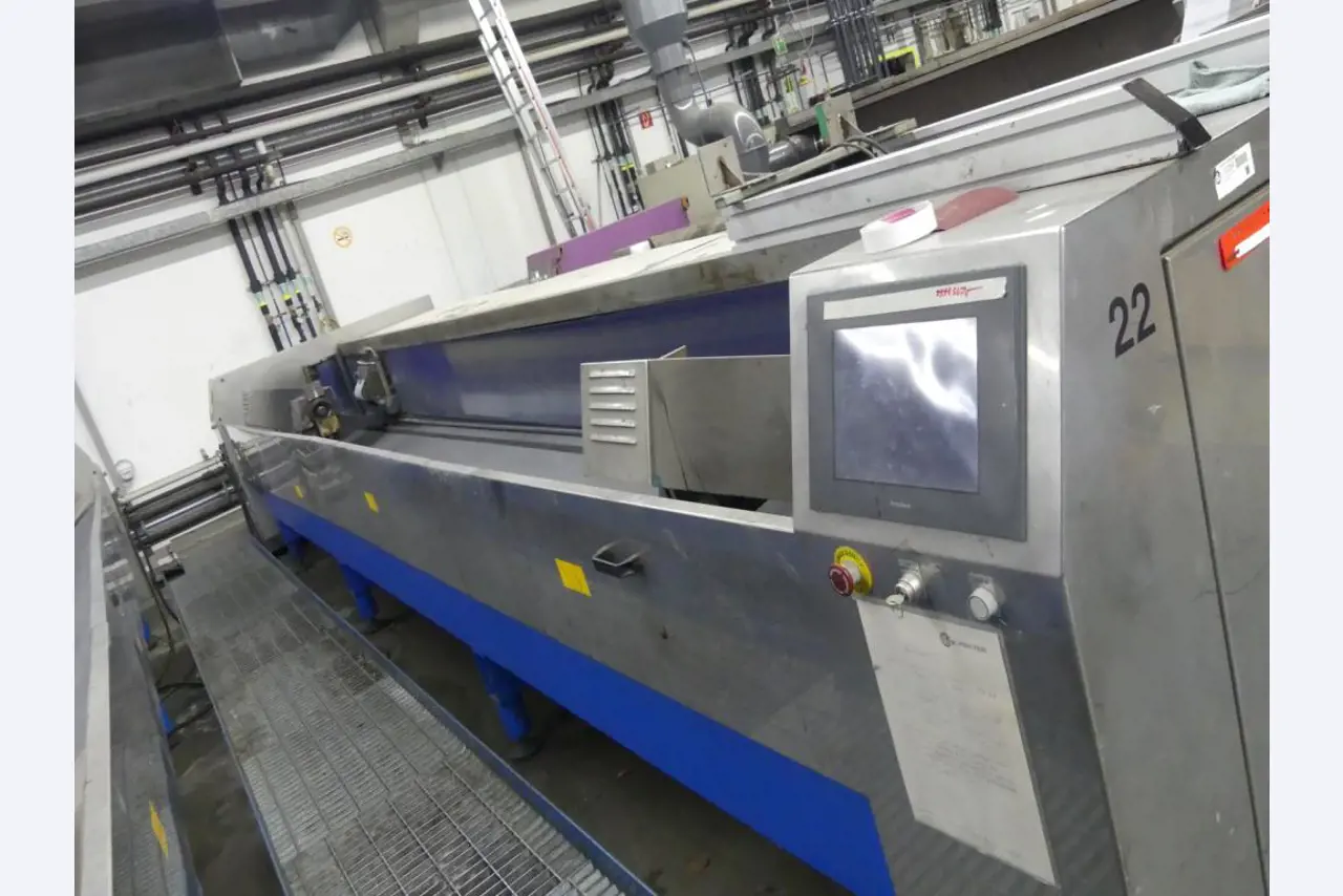 Equipement mécanique et accessoires d'une ancienne imprimerie en héliogravure-4