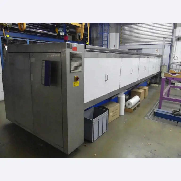 Equipement mécanique et accessoires d'une ancienne imprimerie en héliogravure-1