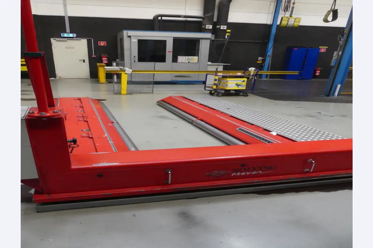 Maschinelle Einrichtung sowie Zubehör einer ehemaligen Tiefdruckerei-3