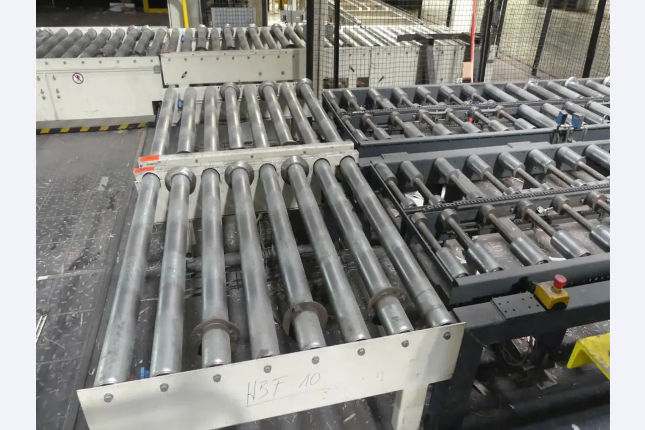 Equipement mécanique et accessoires d'une ancienne imprimerie en héliogravure-10