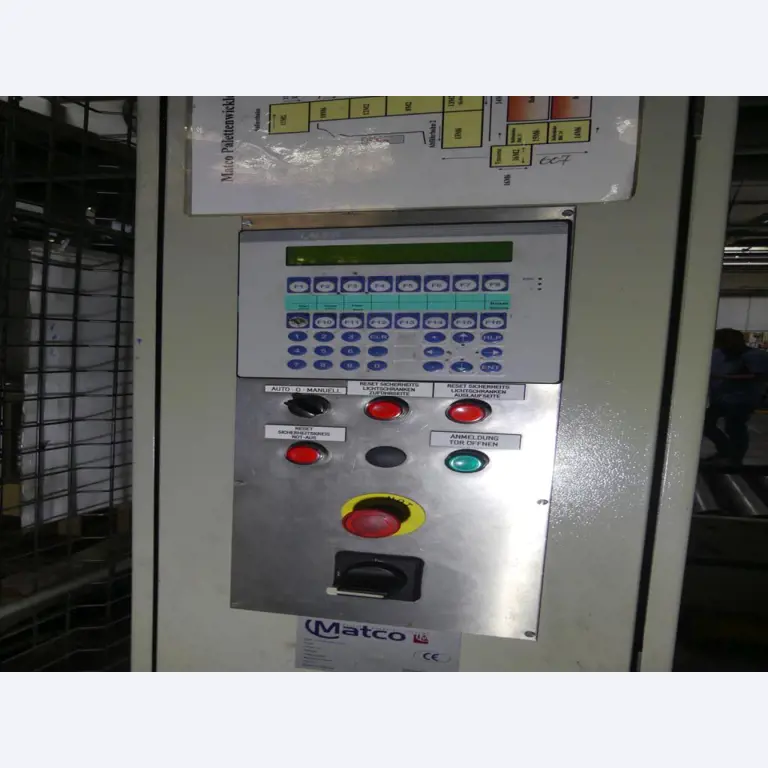 Equipement mécanique et accessoires d'une ancienne imprimerie en héliogravure-4