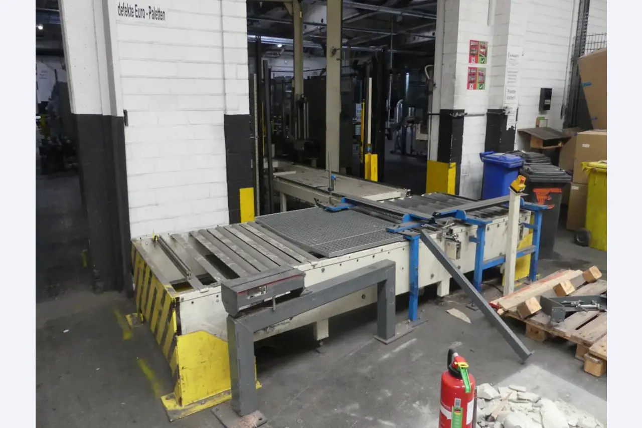 Equipement mécanique et accessoires d'une ancienne imprimerie en héliogravure-5