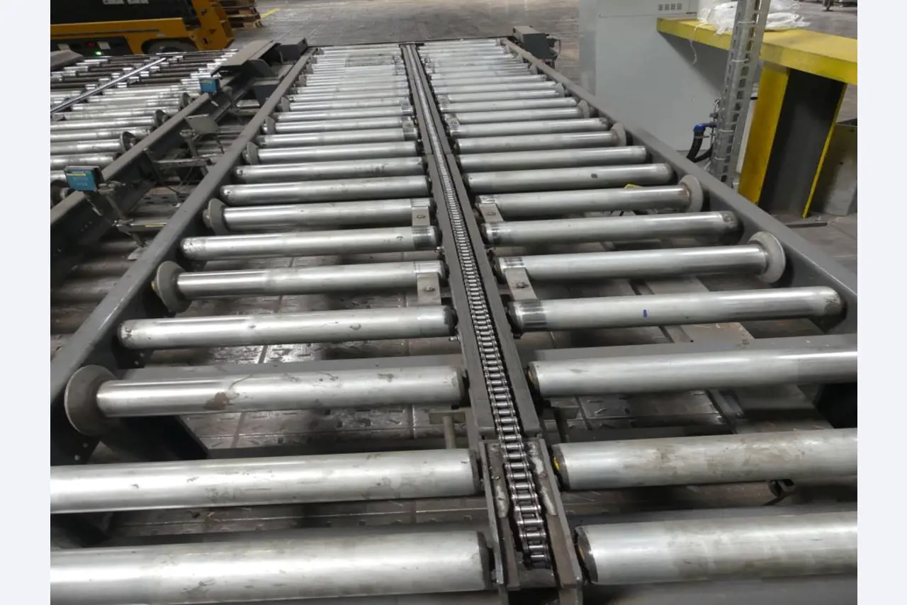 Equipement mécanique et accessoires d'une ancienne imprimerie en héliogravure-2