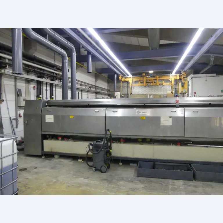 Equipement mécanique et accessoires d'une ancienne imprimerie en héliogravure-5