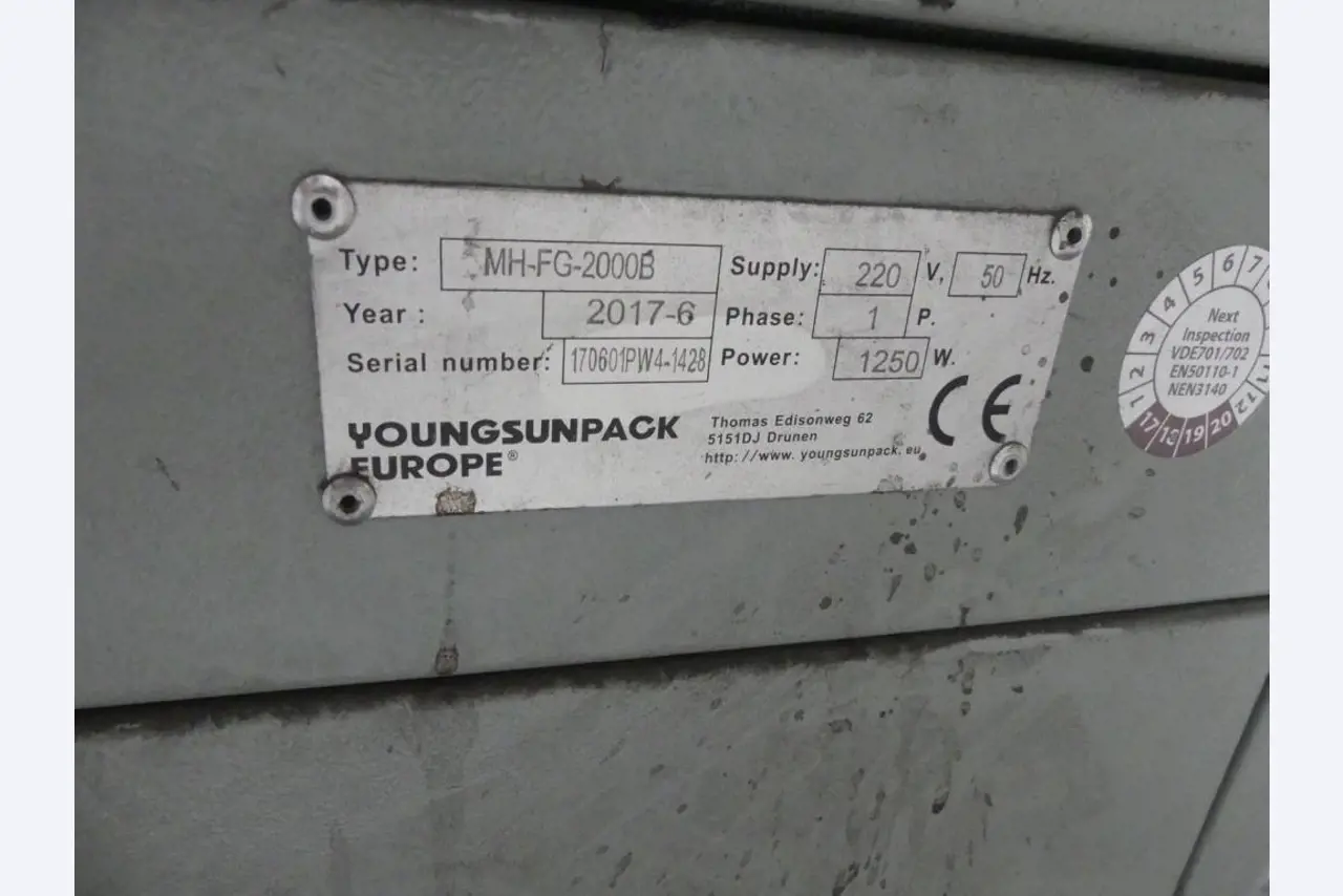 Maquinaria y accesorios de una antigua imprenta de huecograbado-2