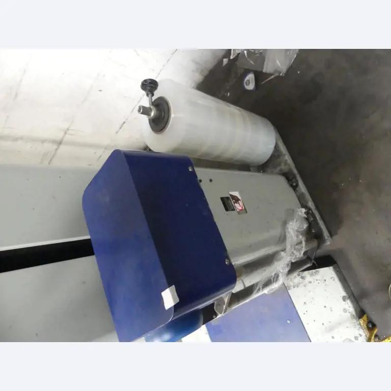 Maquinaria y accesorios de una antigua imprenta de huecograbado-3