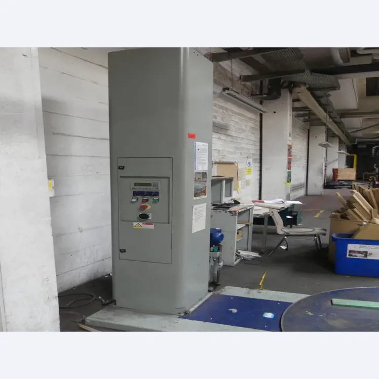 Maquinaria y accesorios de una antigua imprenta de huecograbado-4