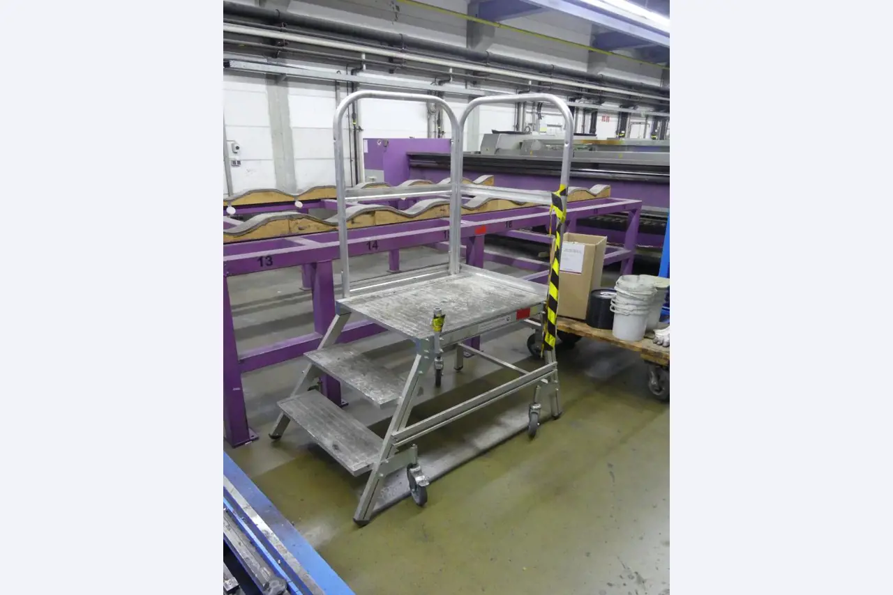 Maschinelle Einrichtung sowie Zubehör einer ehemaligen Tiefdruckerei-1