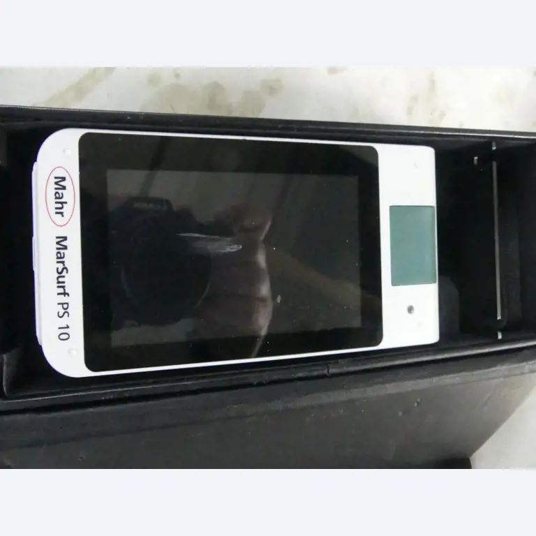 Equipement mécanique et accessoires d'une ancienne imprimerie en héliogravure-1