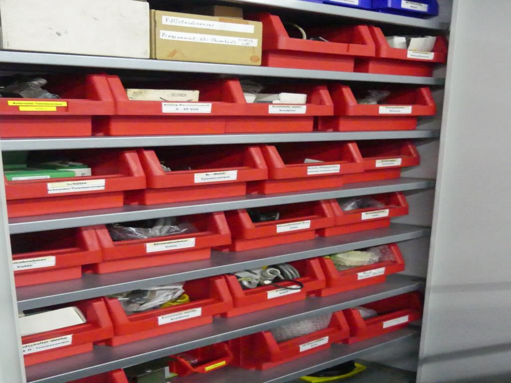 Maquinaria y accesorios de una antigua imprenta de huecograbado-2