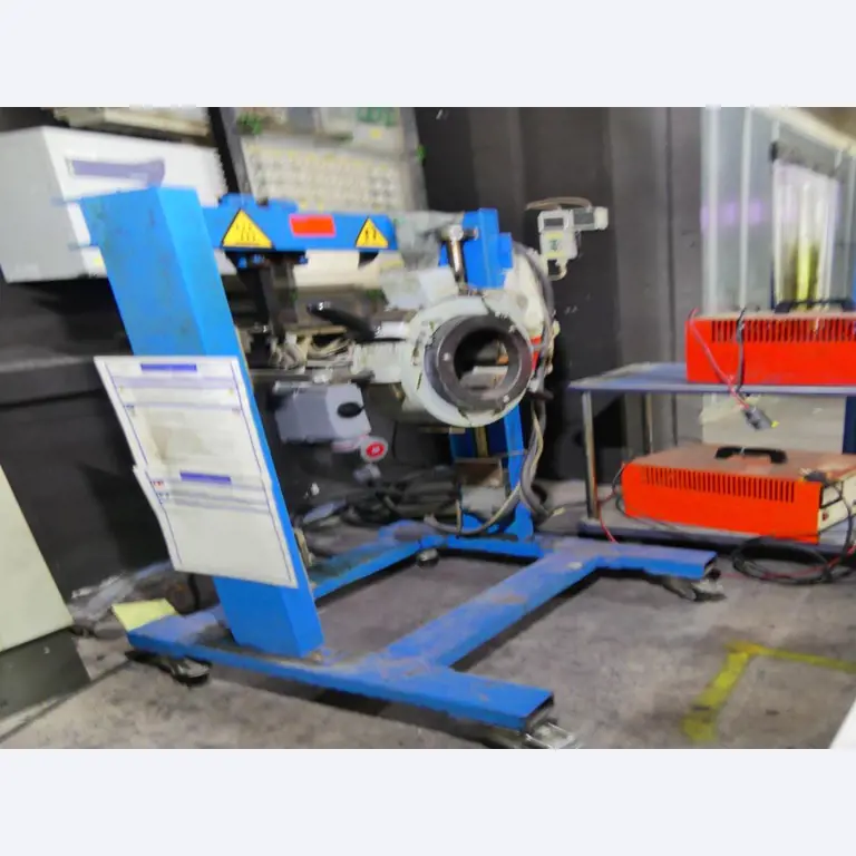 Equipement mécanique et accessoires d'une ancienne imprimerie en héliogravure-3