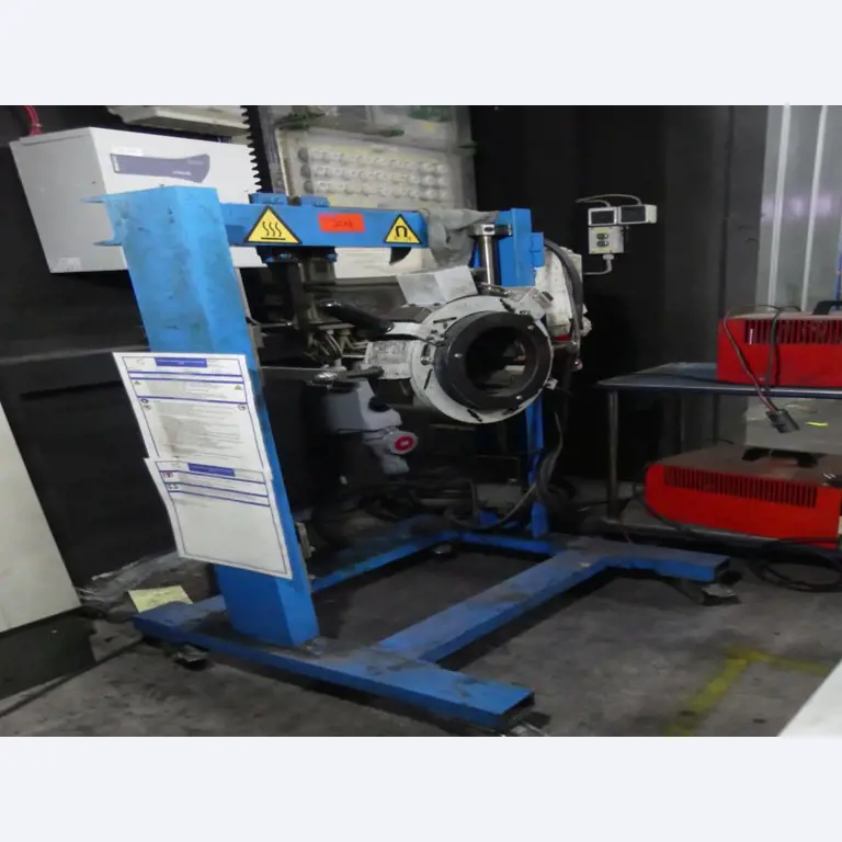 Equipement mécanique et accessoires d'une ancienne imprimerie en héliogravure-4