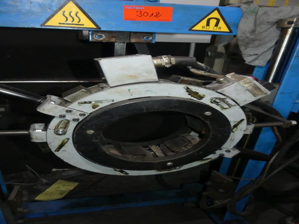 Maquinaria y accesorios de una antigua imprenta de huecograbado-7