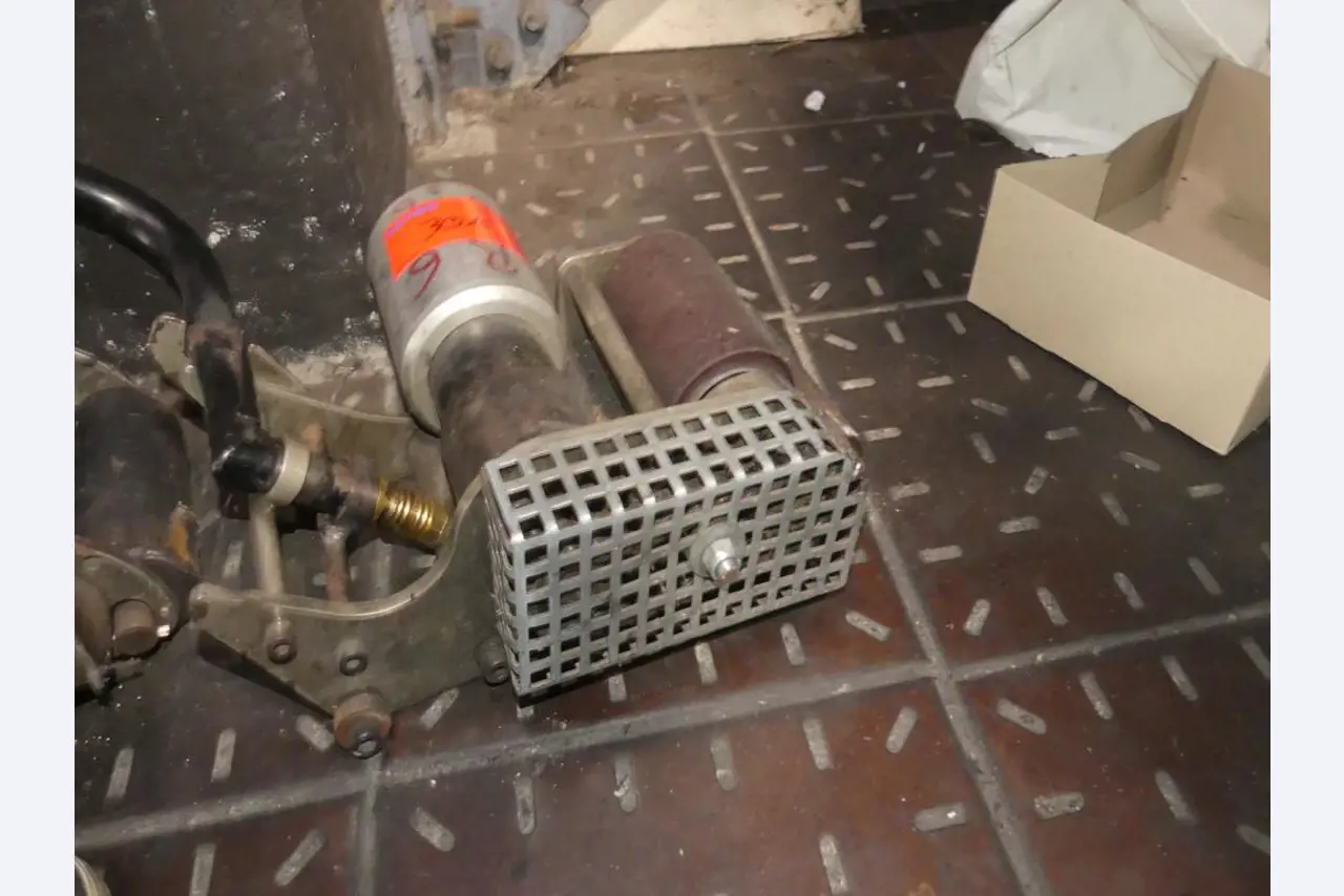 Maschinelle Einrichtung sowie Zubehör einer ehemaligen Tiefdruckerei-1