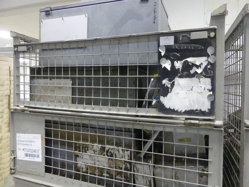 Maquinaria y accesorios de una antigua imprenta de huecograbado-10