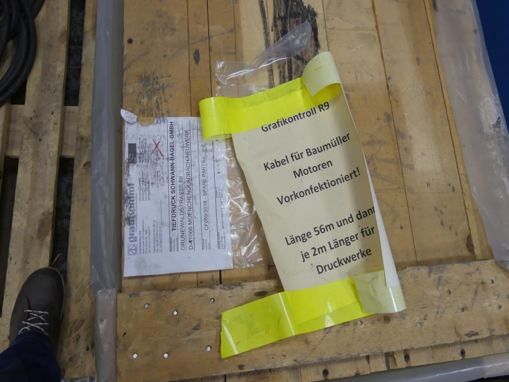 Maquinaria y accesorios de una antigua imprenta de huecograbado-3