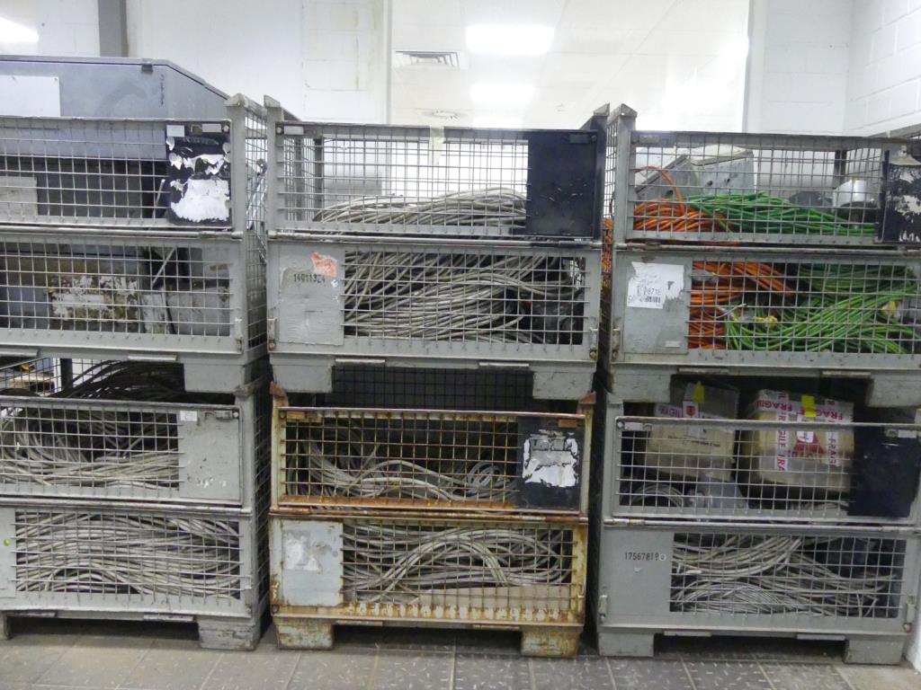 Maquinaria y accesorios de una antigua imprenta de huecograbado-5