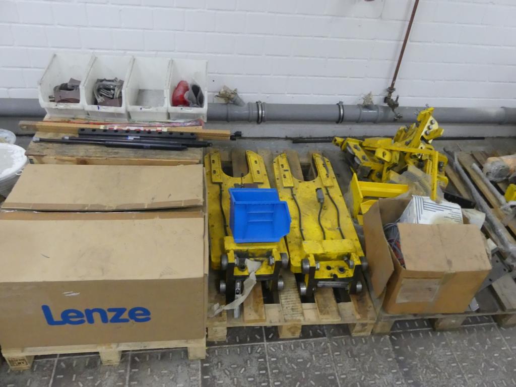 Maquinaria y accesorios de una antigua imprenta de huecograbado-9