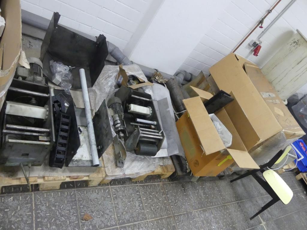 Maquinaria y accesorios de una antigua imprenta de huecograbado-11